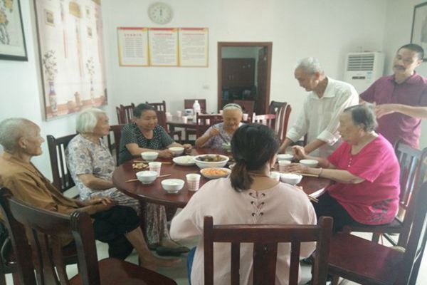 为老党员做饭 (4).jpg