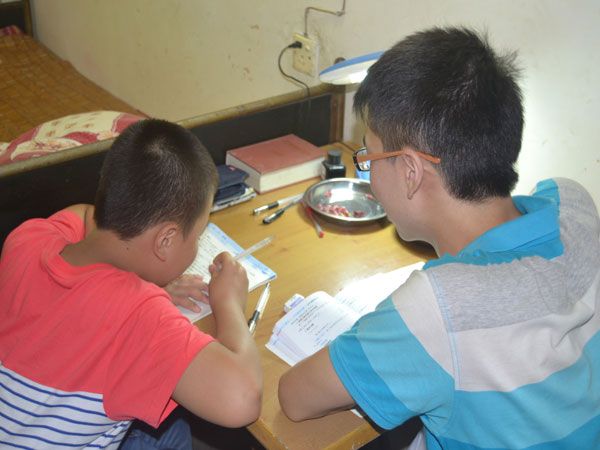 家教互联网关爱留守学生服务队内棉社区7月8日新闻图片 (4).JPG